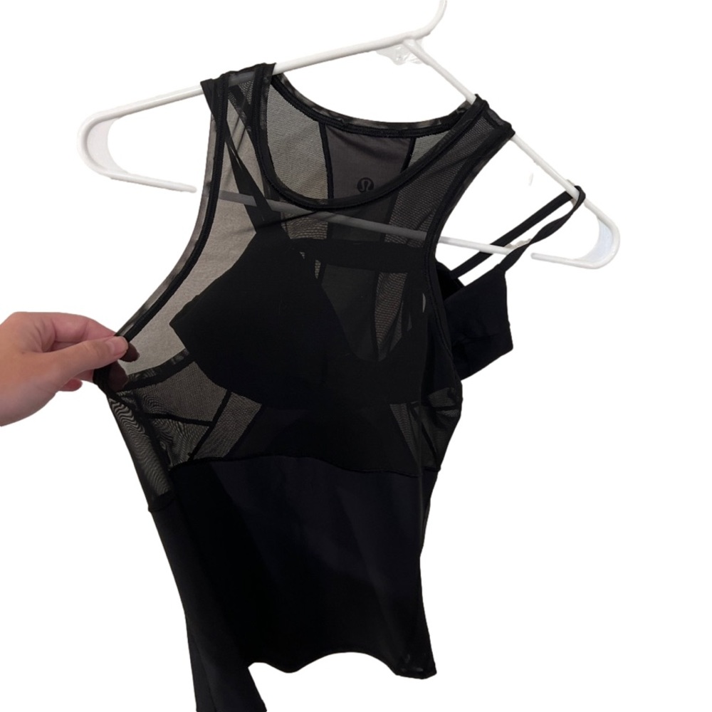 Lululemon workout top and bra